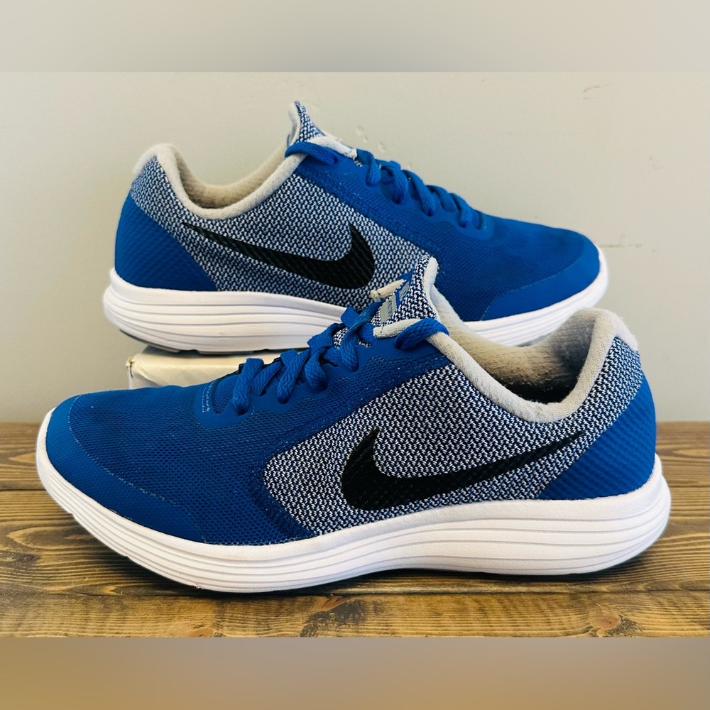 Nike Revolution 3 (GS) 819413-402 Shoe Game Royal Blue Black Wolf Grey Size 6Y
